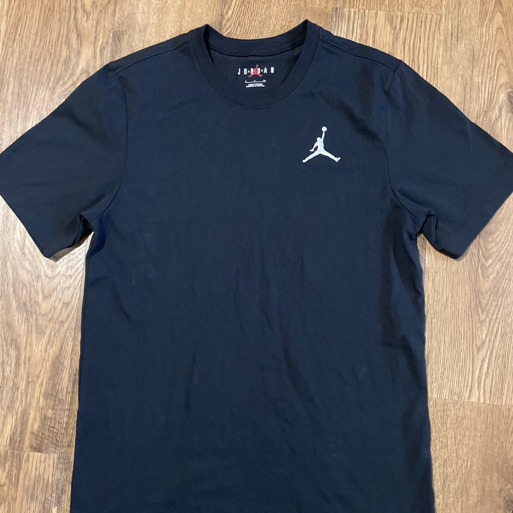 Air Jordan Short Sleeve Shirt Men's Size S